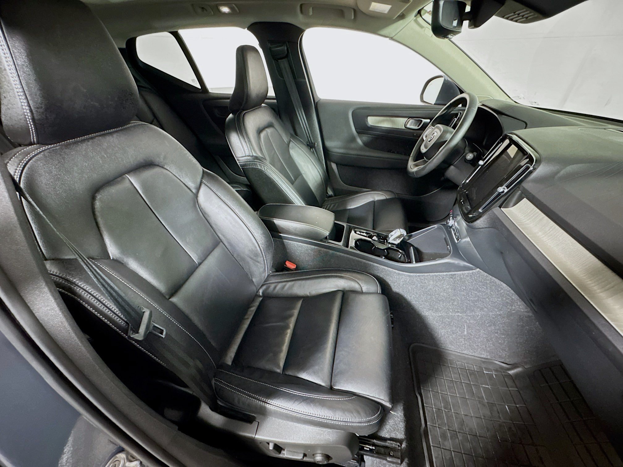 Used 2023 Volvo XC40 B5 Plus w/ Protection Package Premier AWD/4WD image 26