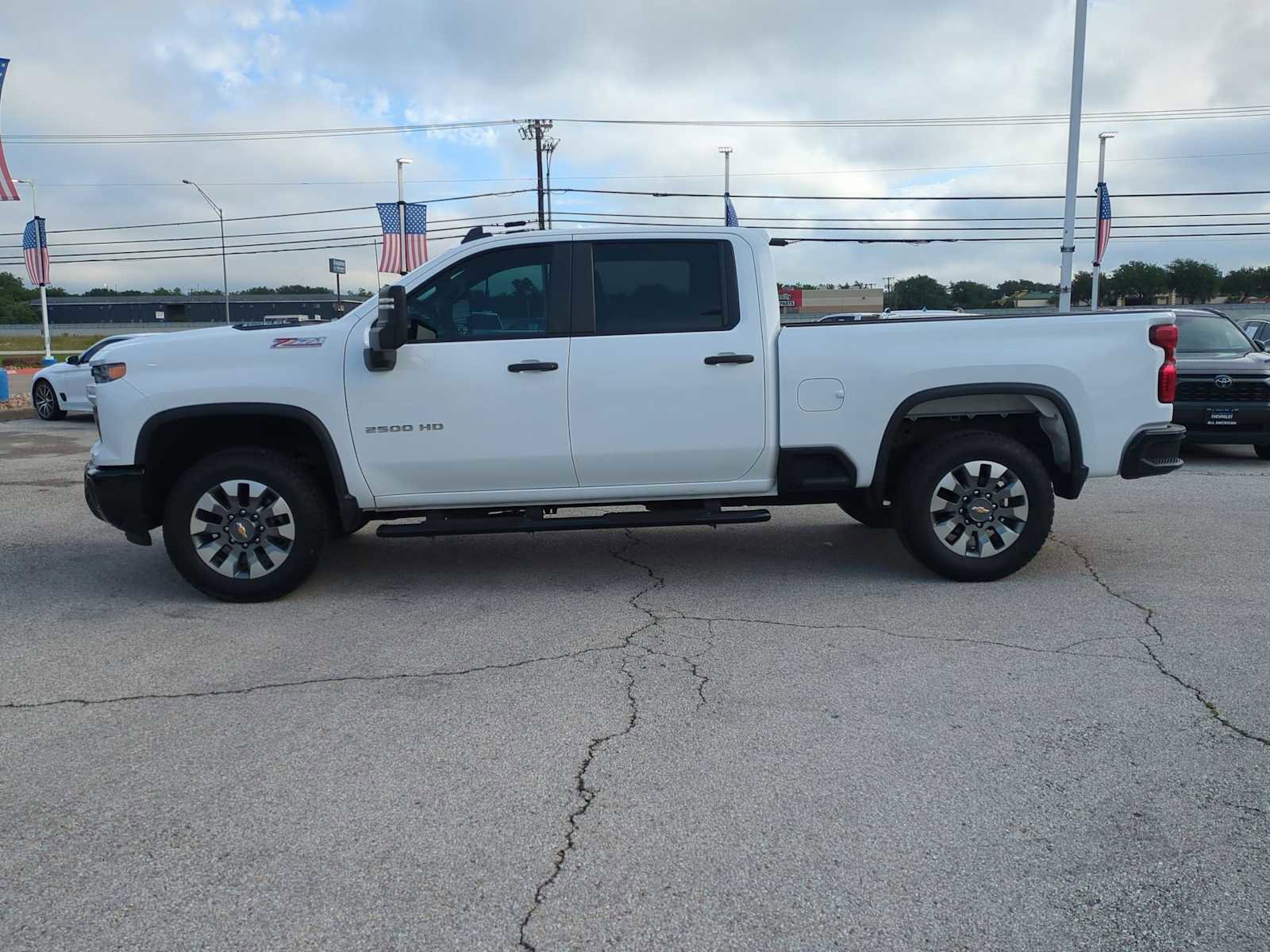 Used 2024 Chevrolet Silverado 2500 Custom w/ Custom Value Package AWD/4WD image 5