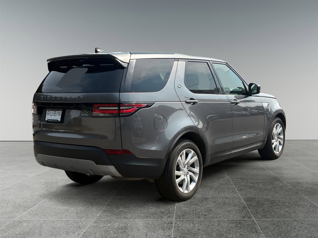 Used 2017 Land Rover Discovery HSE image 6