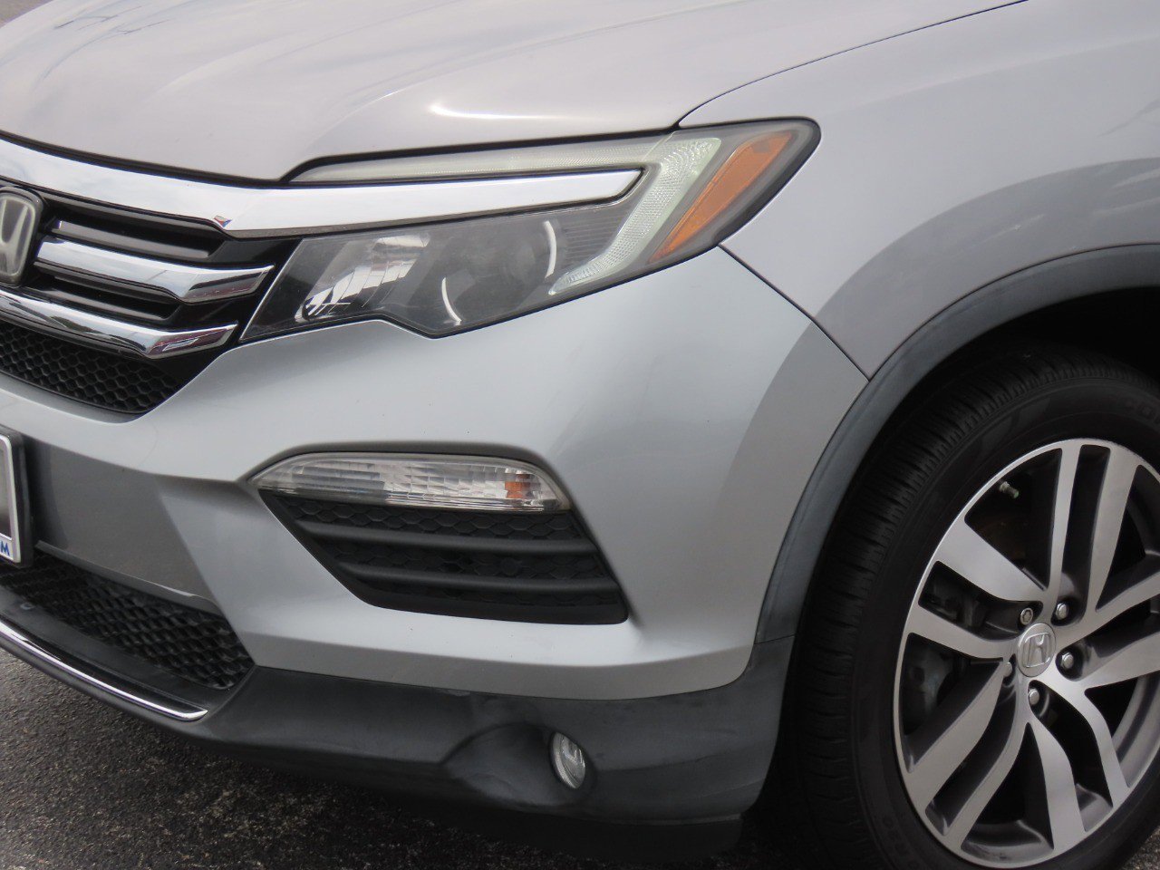 Used 2017 Honda Pilot Touring image 3