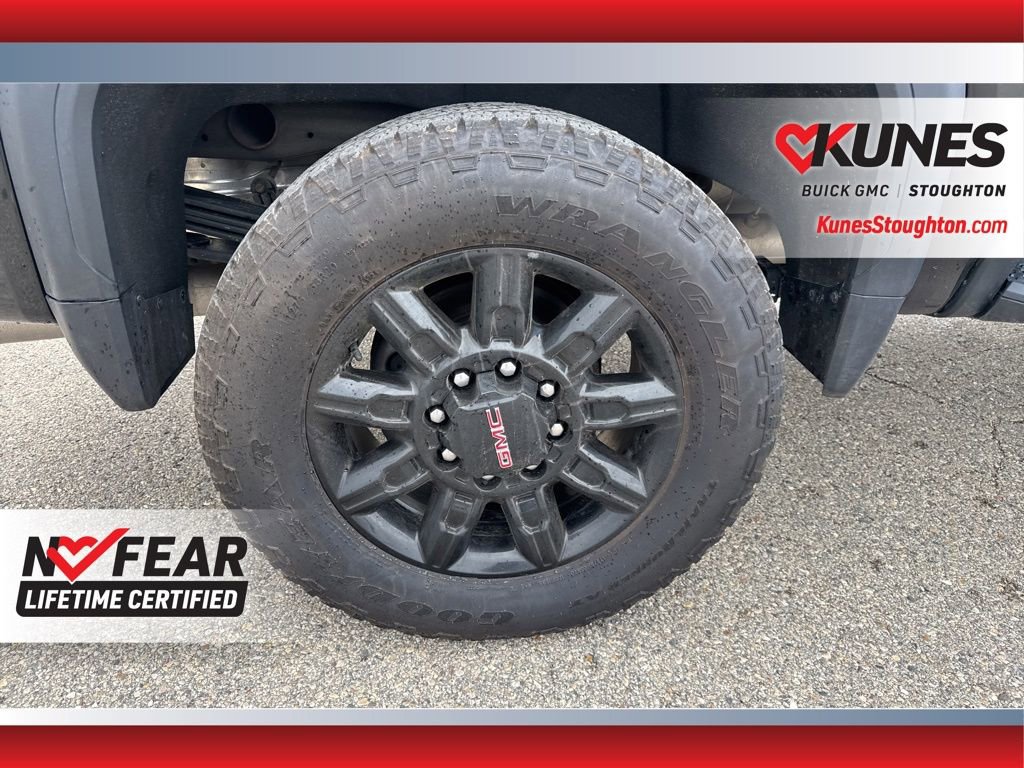 Used 2025 GMC Sierra 2500 AT4 image 18