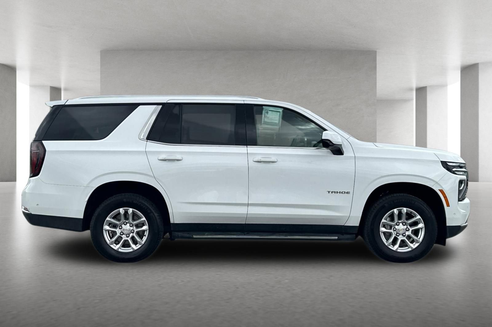 Used 2025 Chevrolet Tahoe LT AWD/4WD image 3