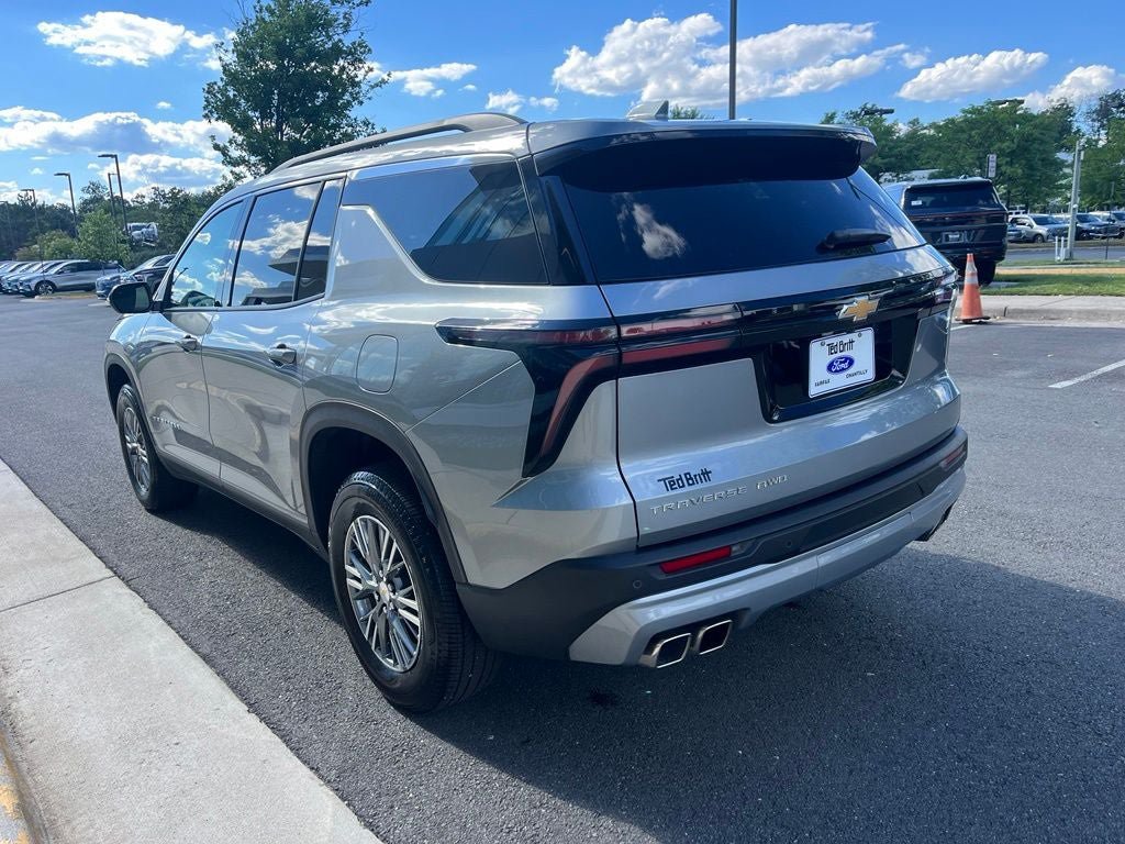 Used 2026 Chevrolet Traverse LT AWD/4WD image 7