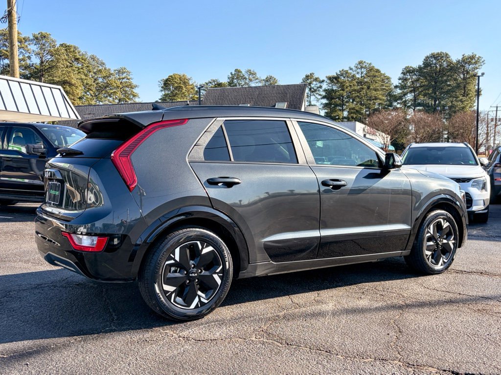 Used 2023 Kia Niro Wind w/ Wind Preserve Package image 3