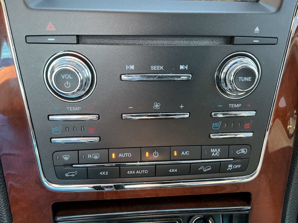 Used 2016 Lincoln Navigator Select AWD/4WD image 14