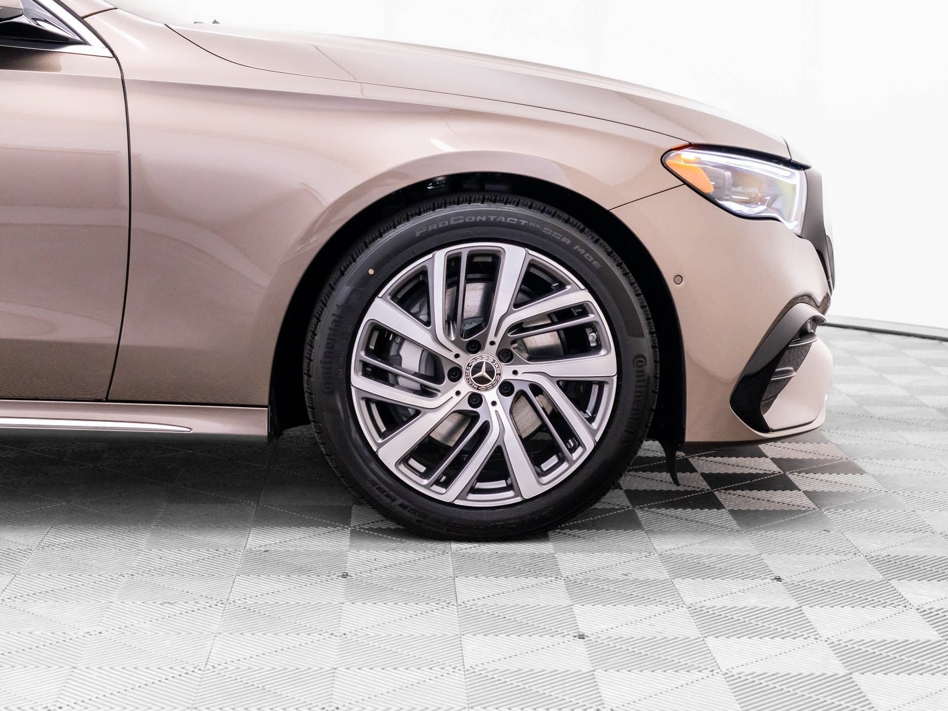New 2026 Mercedes-Benz E 350 4MATIC Sedan image 37