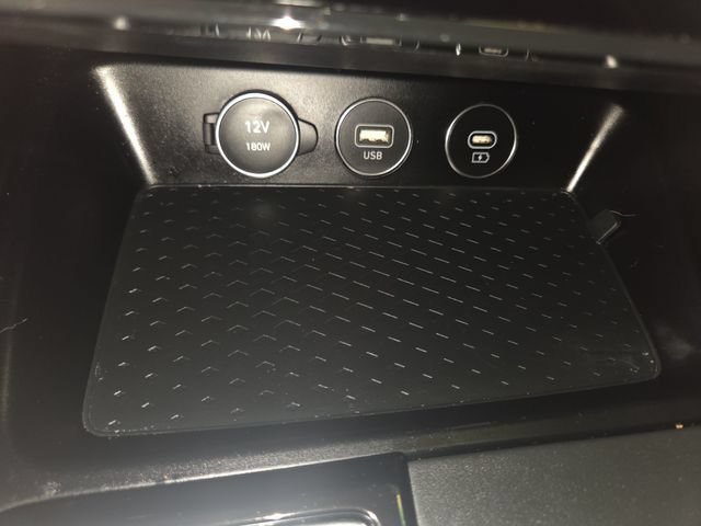 Used 2025 Genesis G70 2.5T RWD image 38