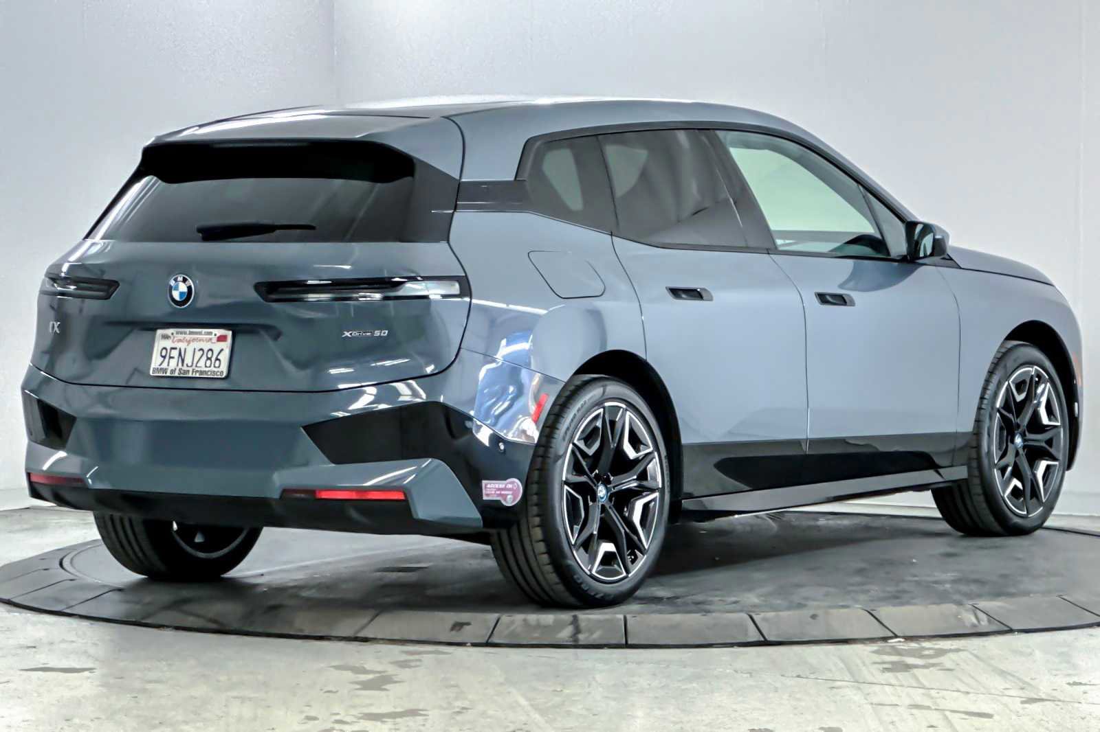 Used 2023 BMW iX xDrive50 w/ Sport Package image 2