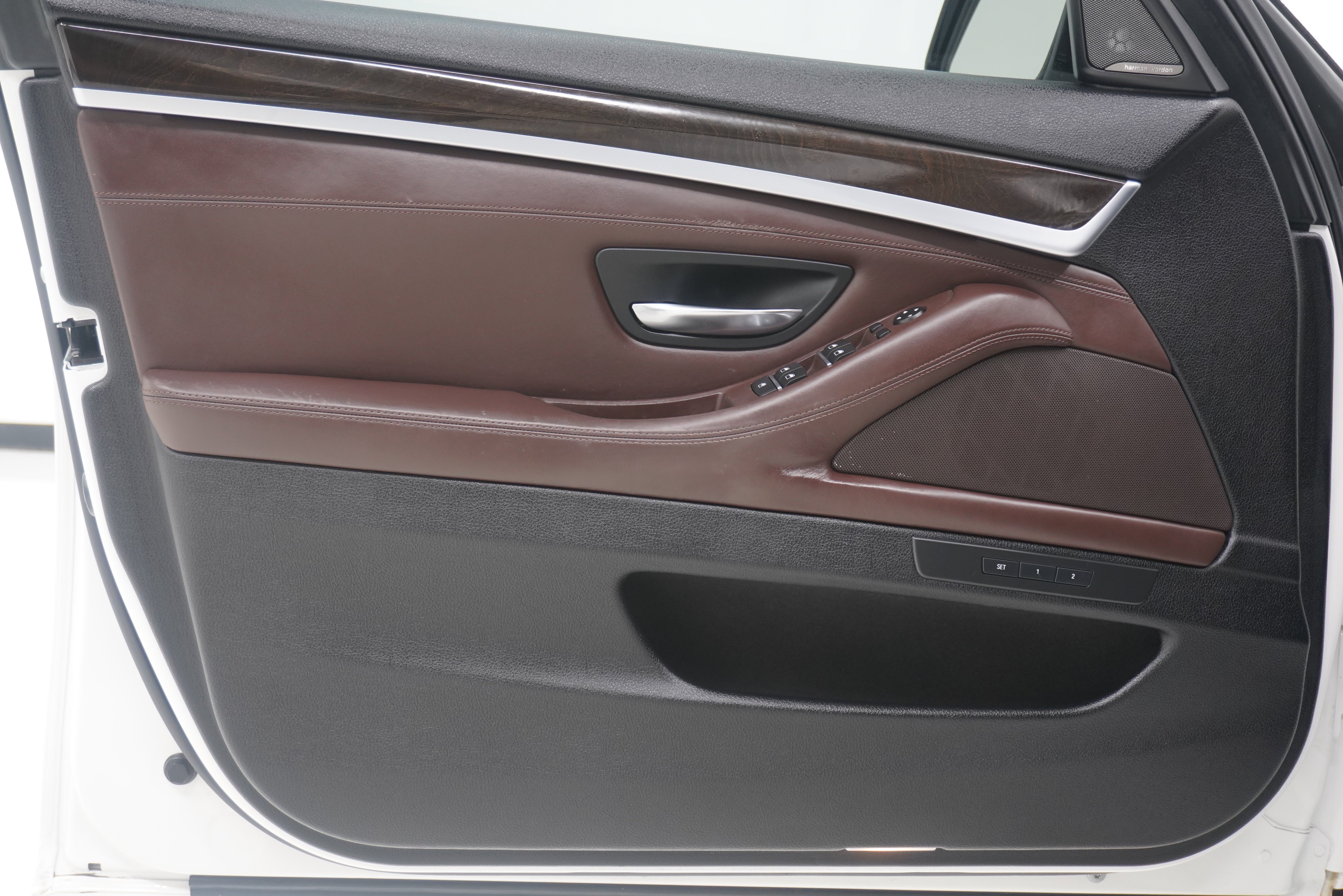 Used 2015 BMW 550i Sedan RWD image 14