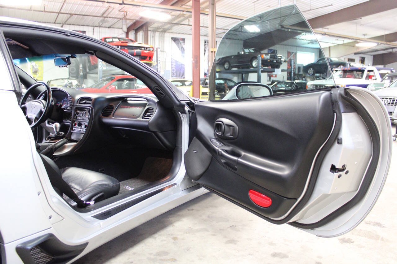 Used 2001 Chevrolet Corvette Z06 w/ Memory Pkg RWD image 19