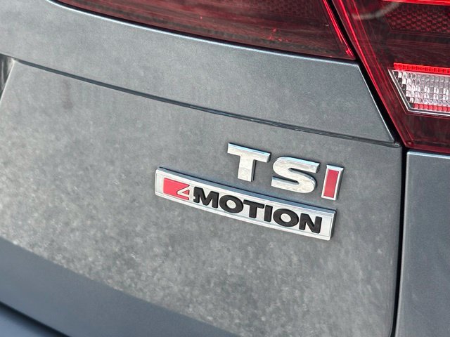Used 2018 Volkswagen Tiguan SEL AWD/4WD image 13