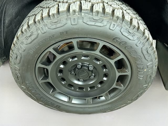 New 2026 Land Rover Defender 110 OCTA AWD/4WD image 33