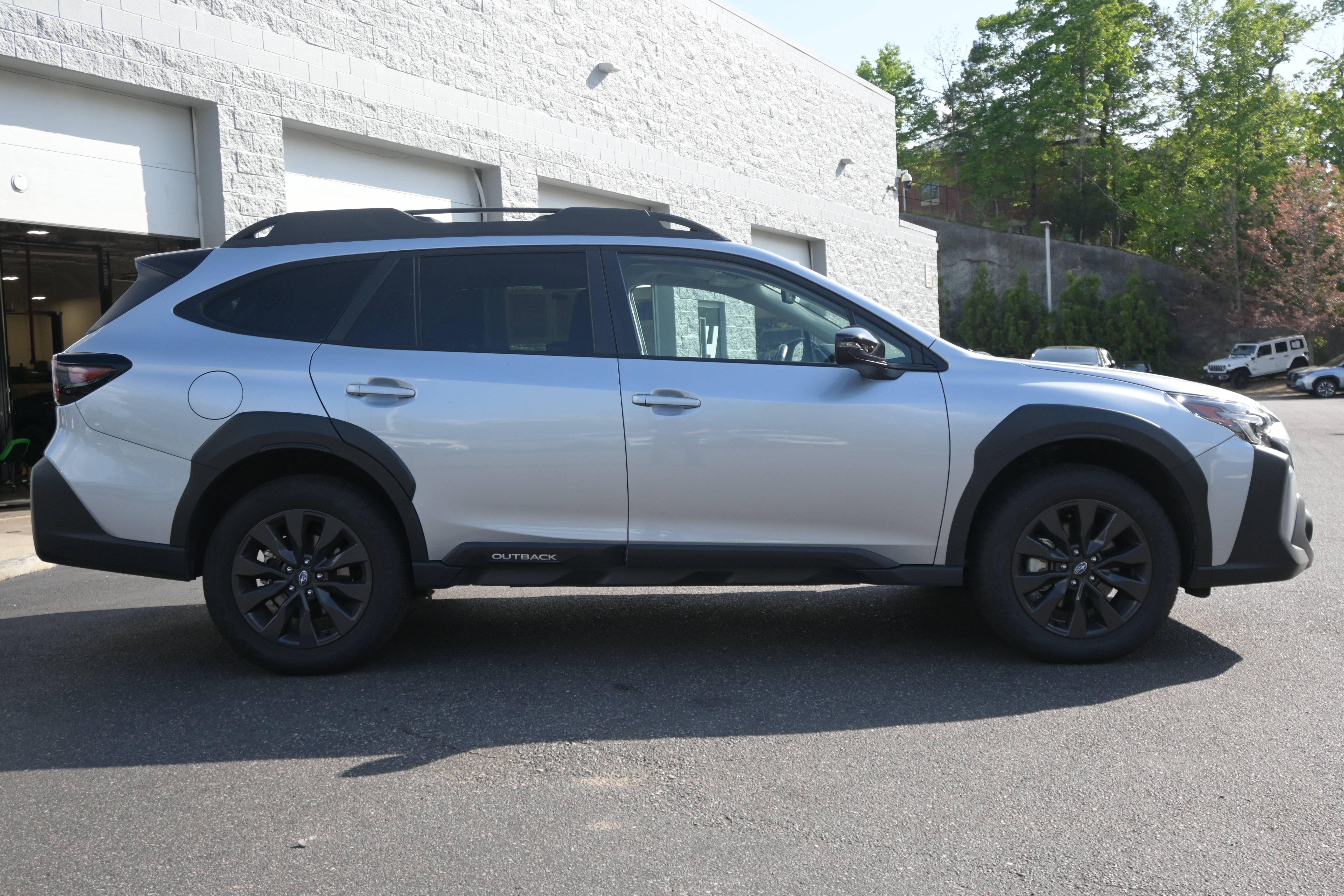 Certified 2025 Subaru Outback Onyx Edition AWD/4WD image 10