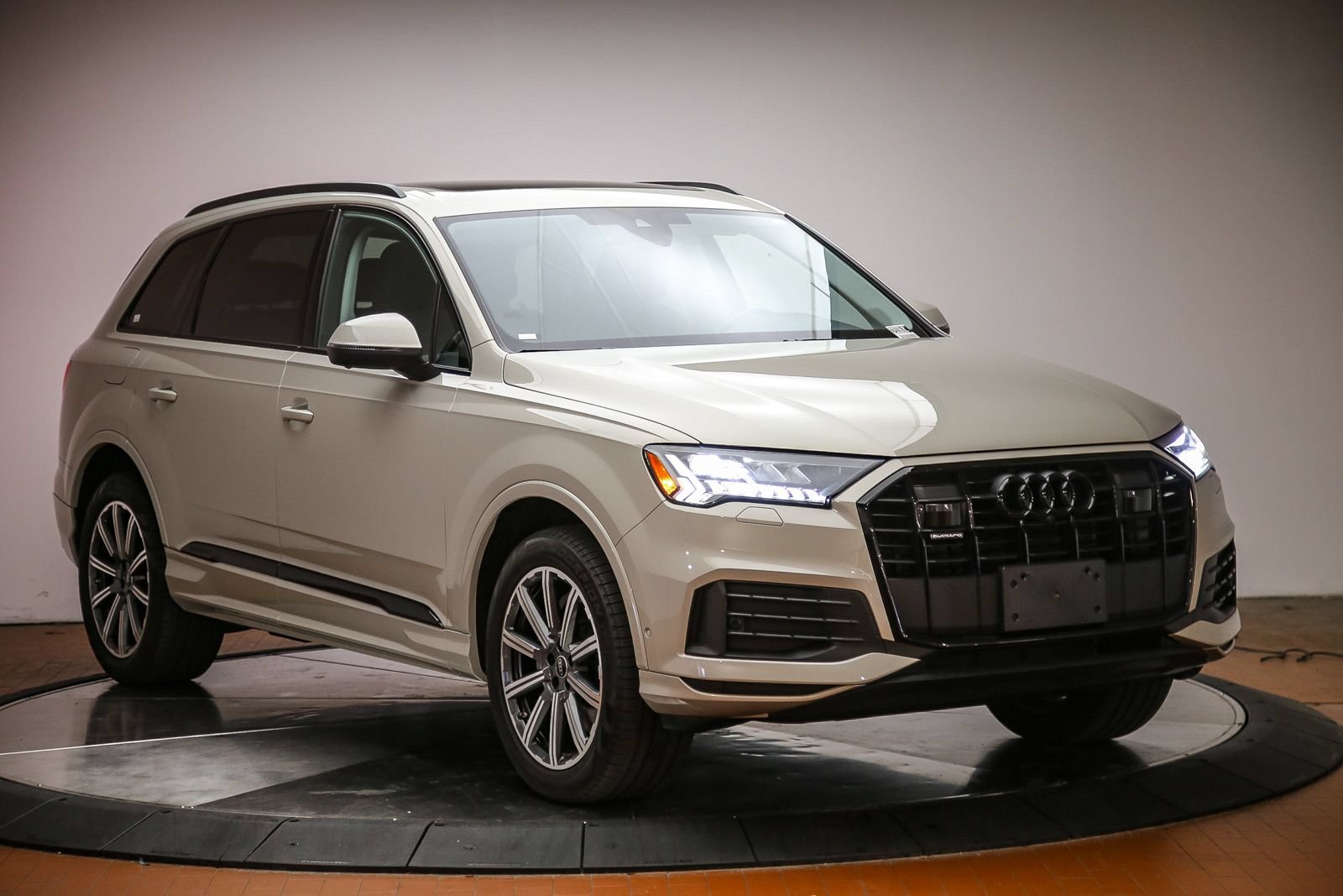 Certified 2023 Audi Q7 2.0T Premium Plus w/ Premium Plus Package AWD/4WD image 6