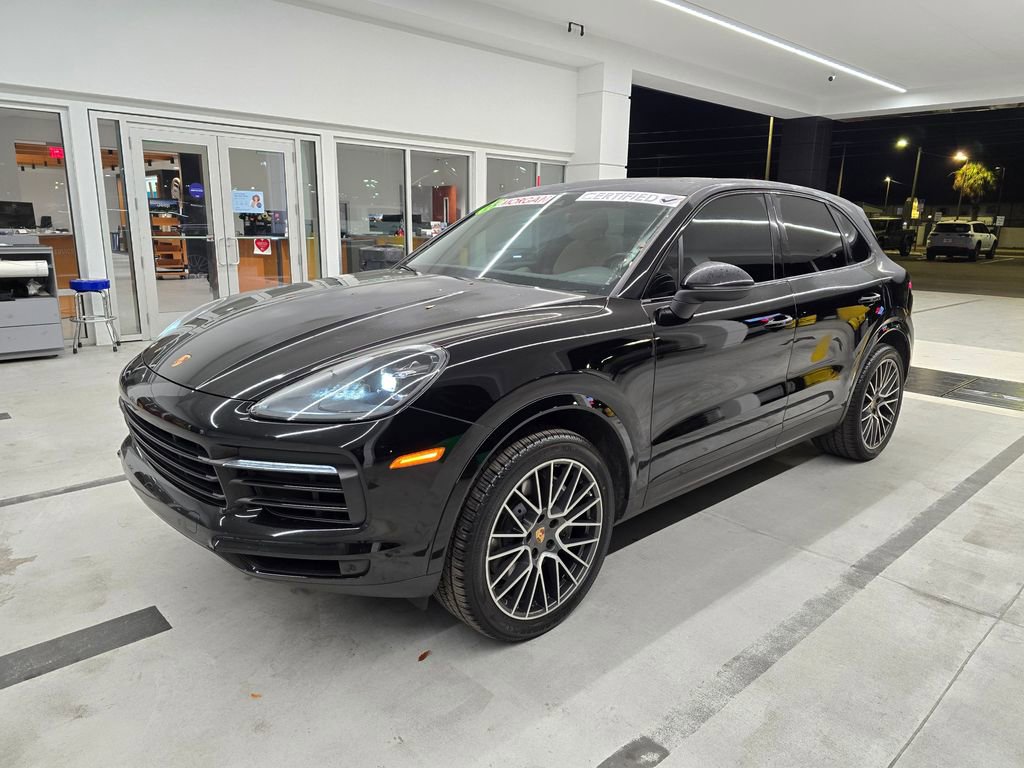 Used 2023 Porsche Cayenne image 2