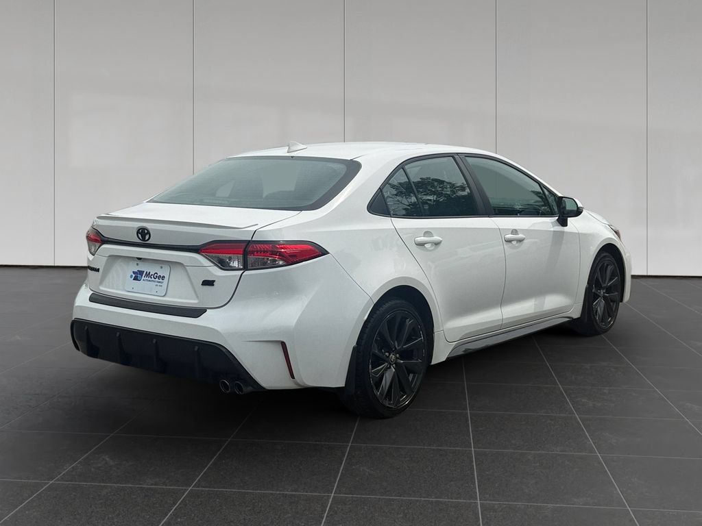 Used 2023 Toyota Corolla SE w/ Carpet Mat Package (TMS) FWD image 5