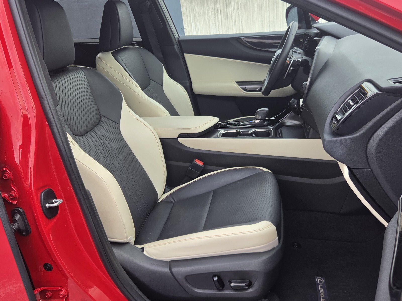 Used 2024 Lexus NX 250 FWD w/ Cold Area Package image 17