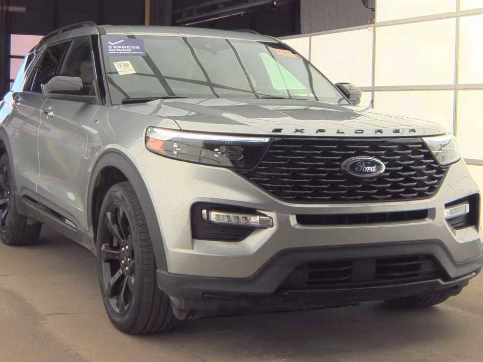 Used 2023 Ford Explorer ST-Line w/ Class IV Trailer Tow Package AWD/4WD image 4