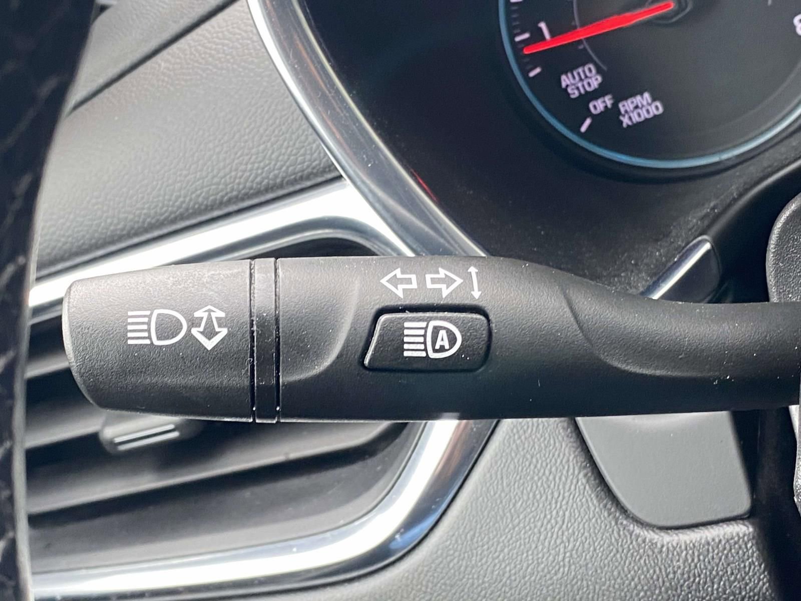 Used 2023 Chevrolet Equinox LT AWD/4WD image 22