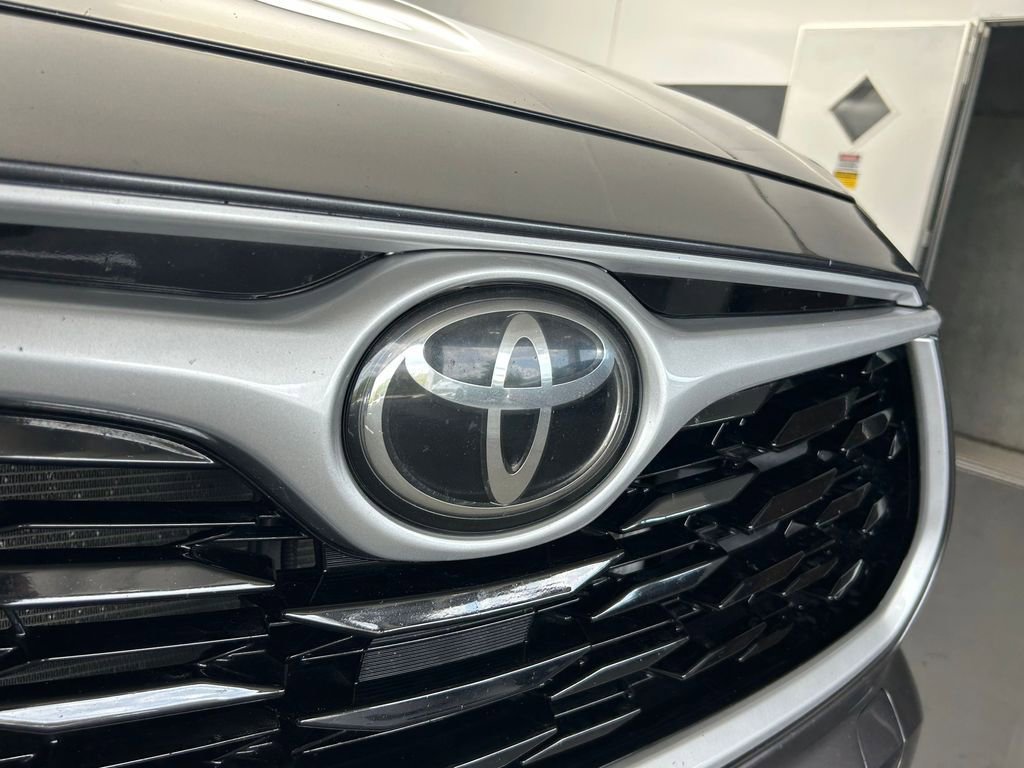 Used 2023 Toyota Highlander LE image 47
