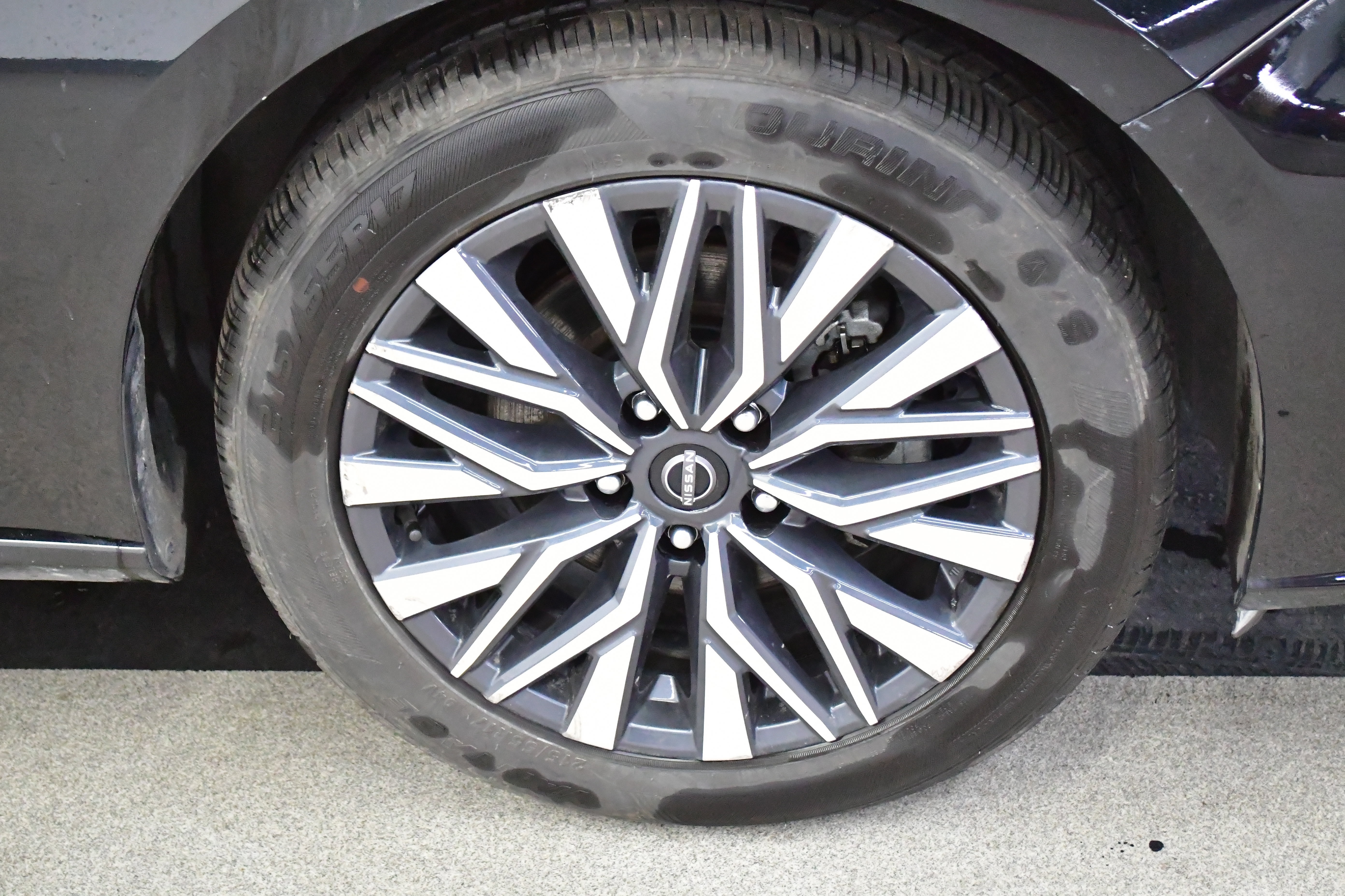 Used 2025 Nissan Altima 2.5 SV FWD image 32