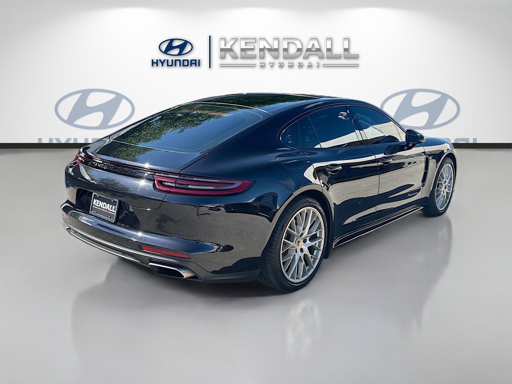 Used 2020 Porsche Panamera 4 image 6