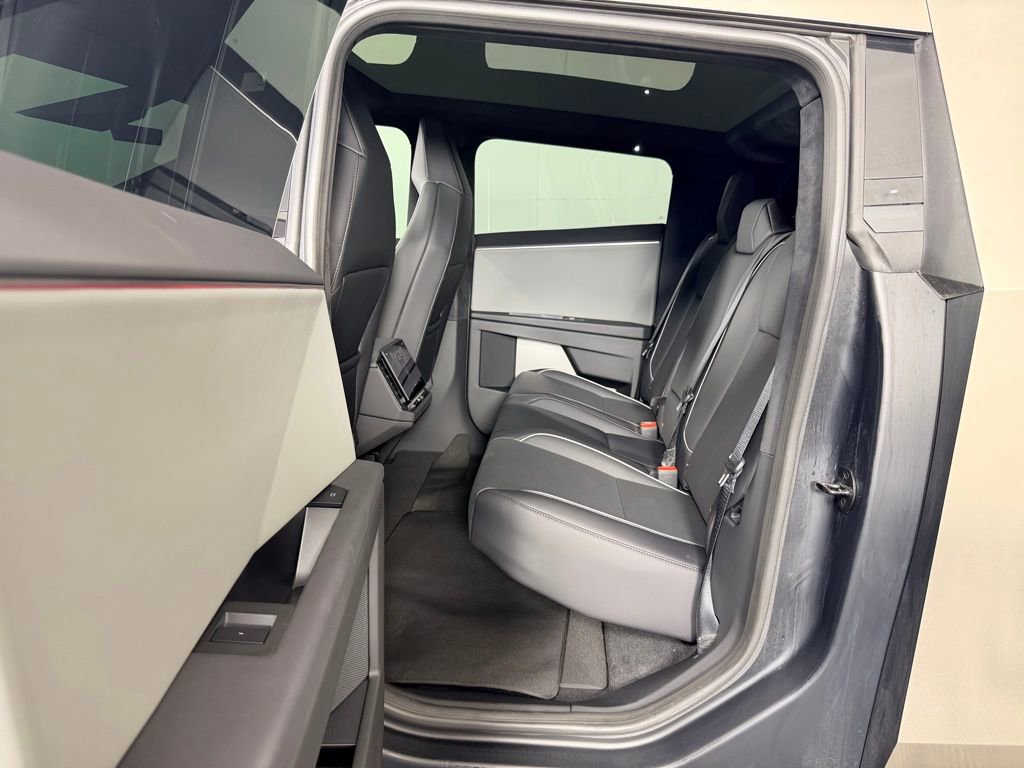 Used 2025 Tesla Cybertruck AWD Crew Cab image 33