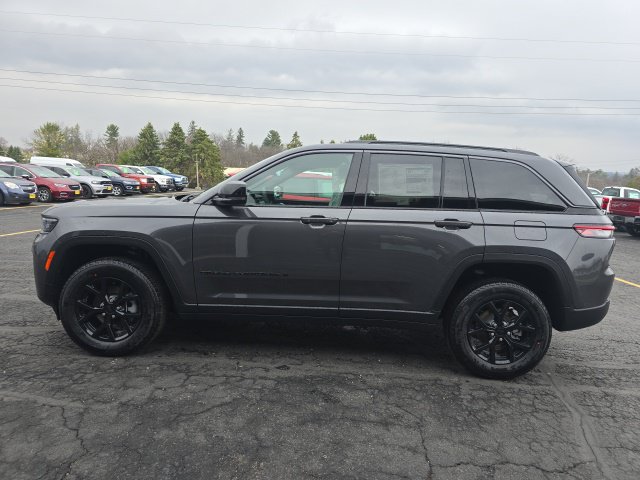 New 2026 Jeep Grand Cherokee Altitude AWD/4WD image 4