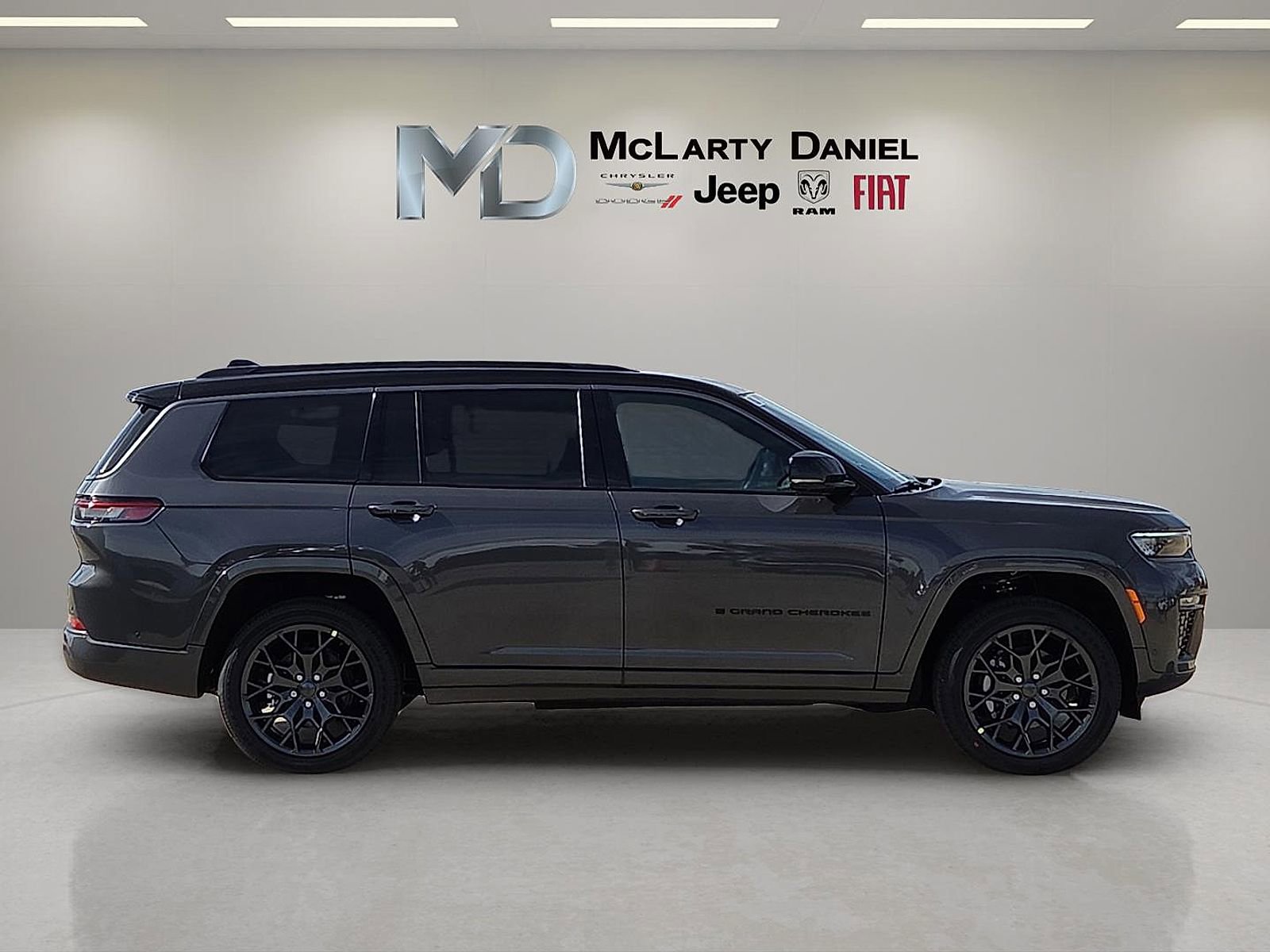 New 2026 Jeep Grand Cherokee L Summit w/ Obsidian Package image 6