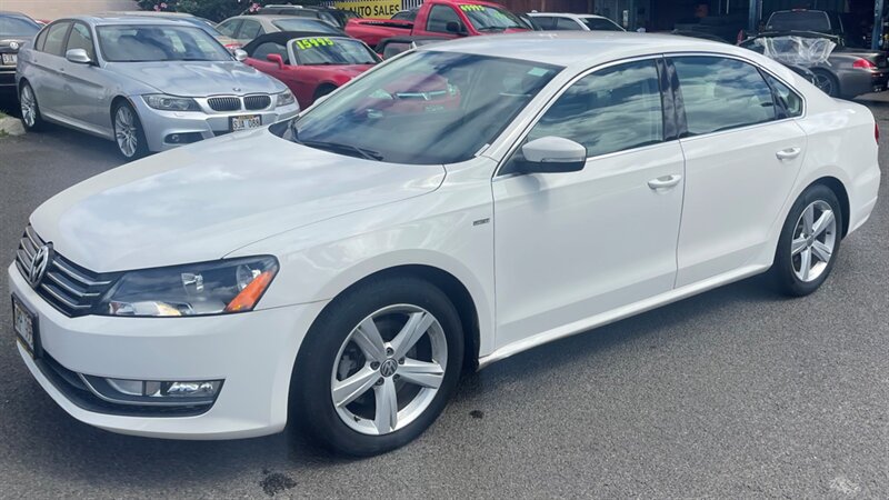 Used 2015 Volkswagen Passat 1.8T Limited Edition FWD image 1