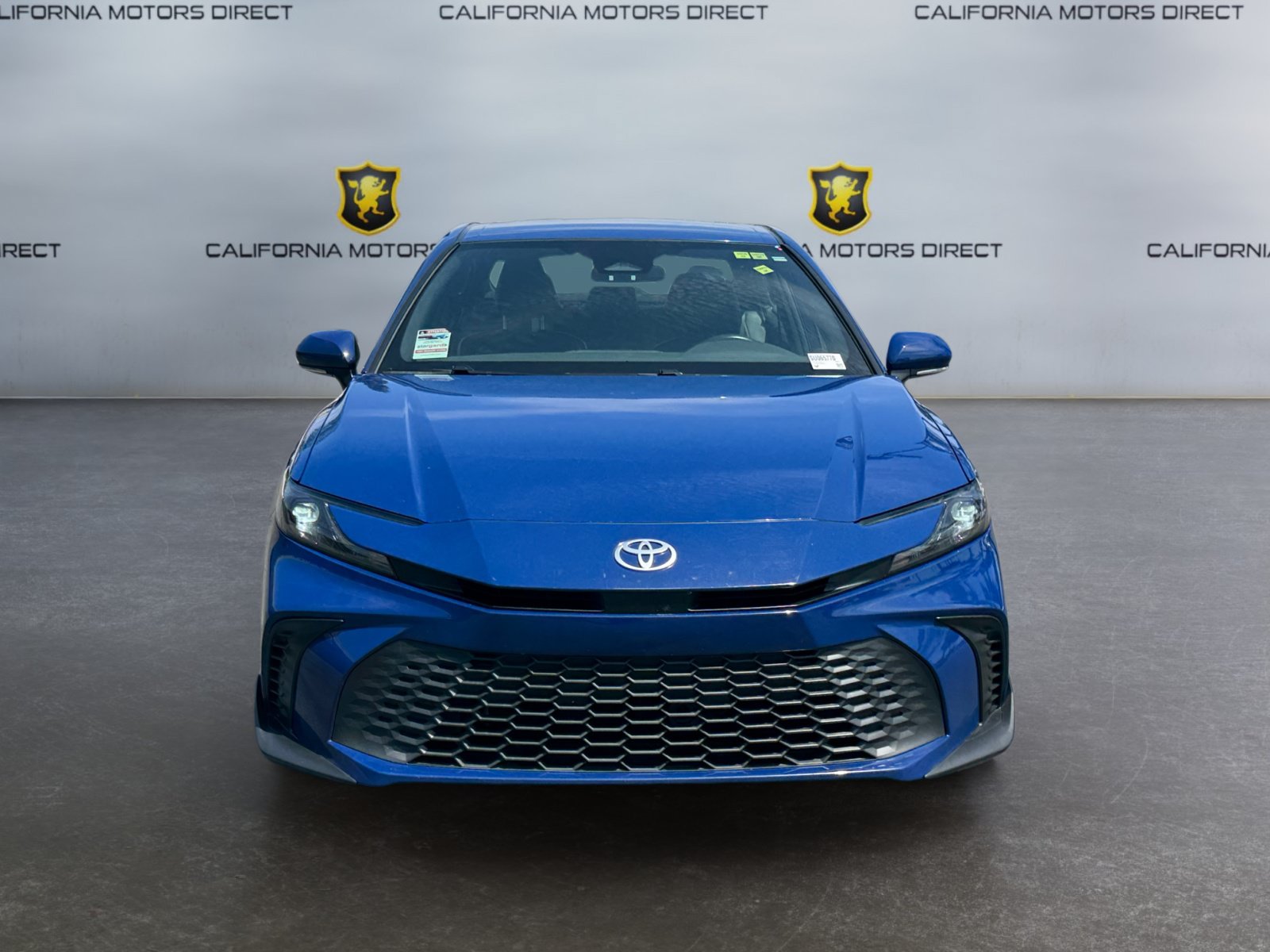 Used 2025 Toyota Camry SE FWD image 8
