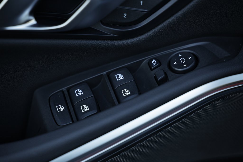 New 2026 BMW 330i Sedan w/ M Sport Package image 18