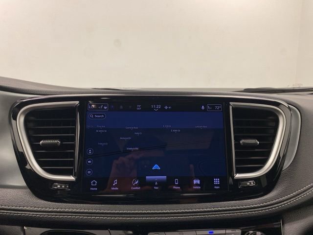 New 2026 Chrysler Pacifica Limited image 11