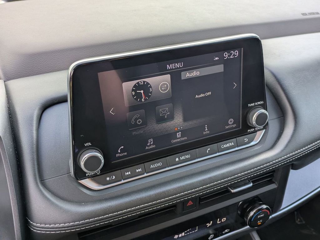 Used 2023 Nissan Rogue SV image 21