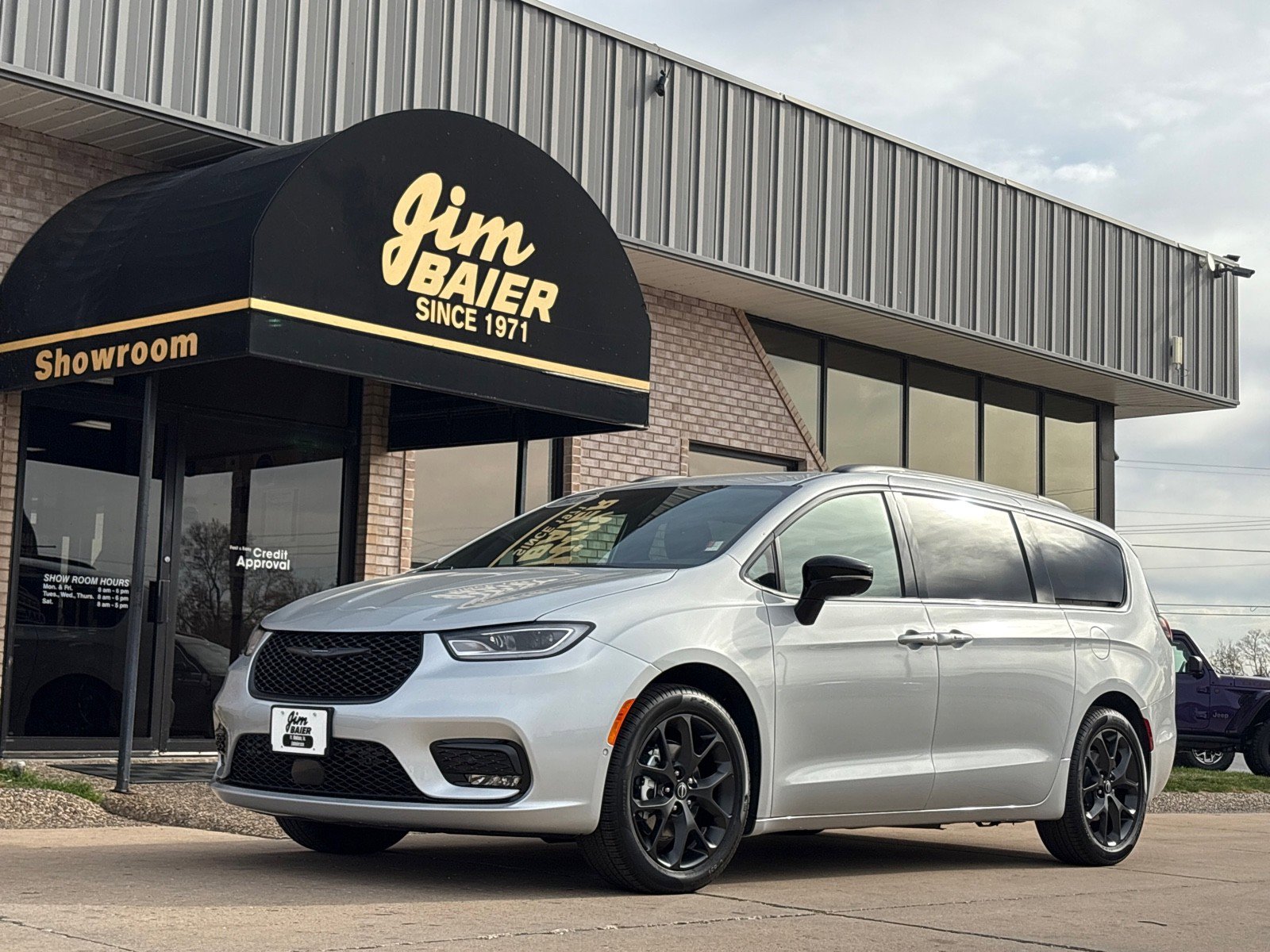New 2026 Chrysler Pacifica Select w/ S Appearance Package