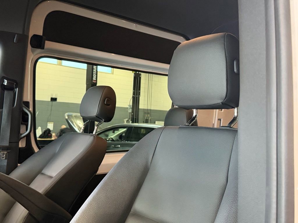 Used 2024 Mercedes-Benz Sprinter 2500 image 18