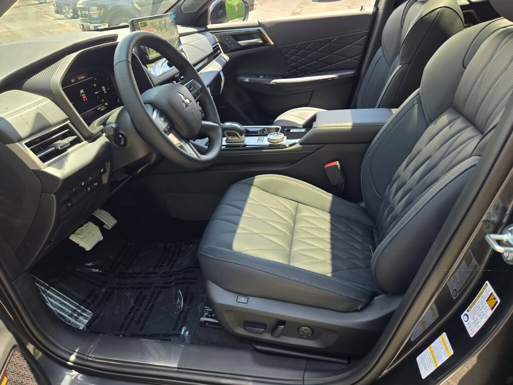 New 2026 Mitsubishi Outlander 4WD Plug-In Hybrid image 18