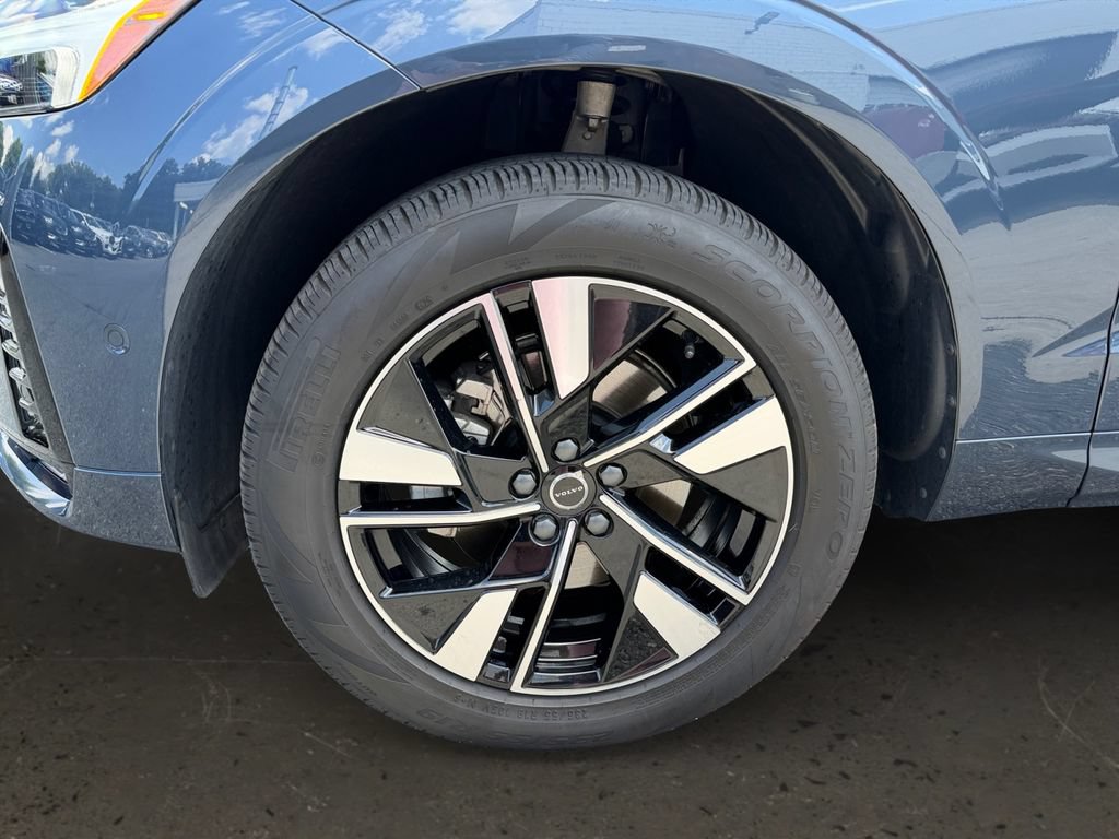 Certified 2026 Volvo XC60 B5 Plus w/ Climate Package AWD/4WD image 27