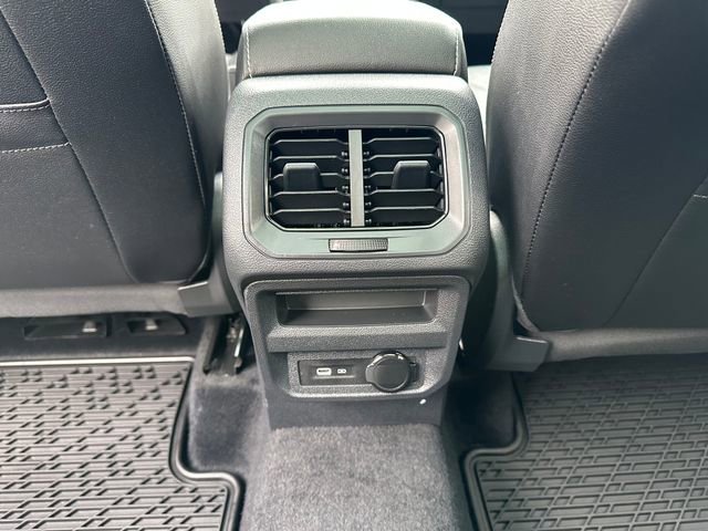 Used 2022 Volkswagen Tiguan SEL R-Line image 20