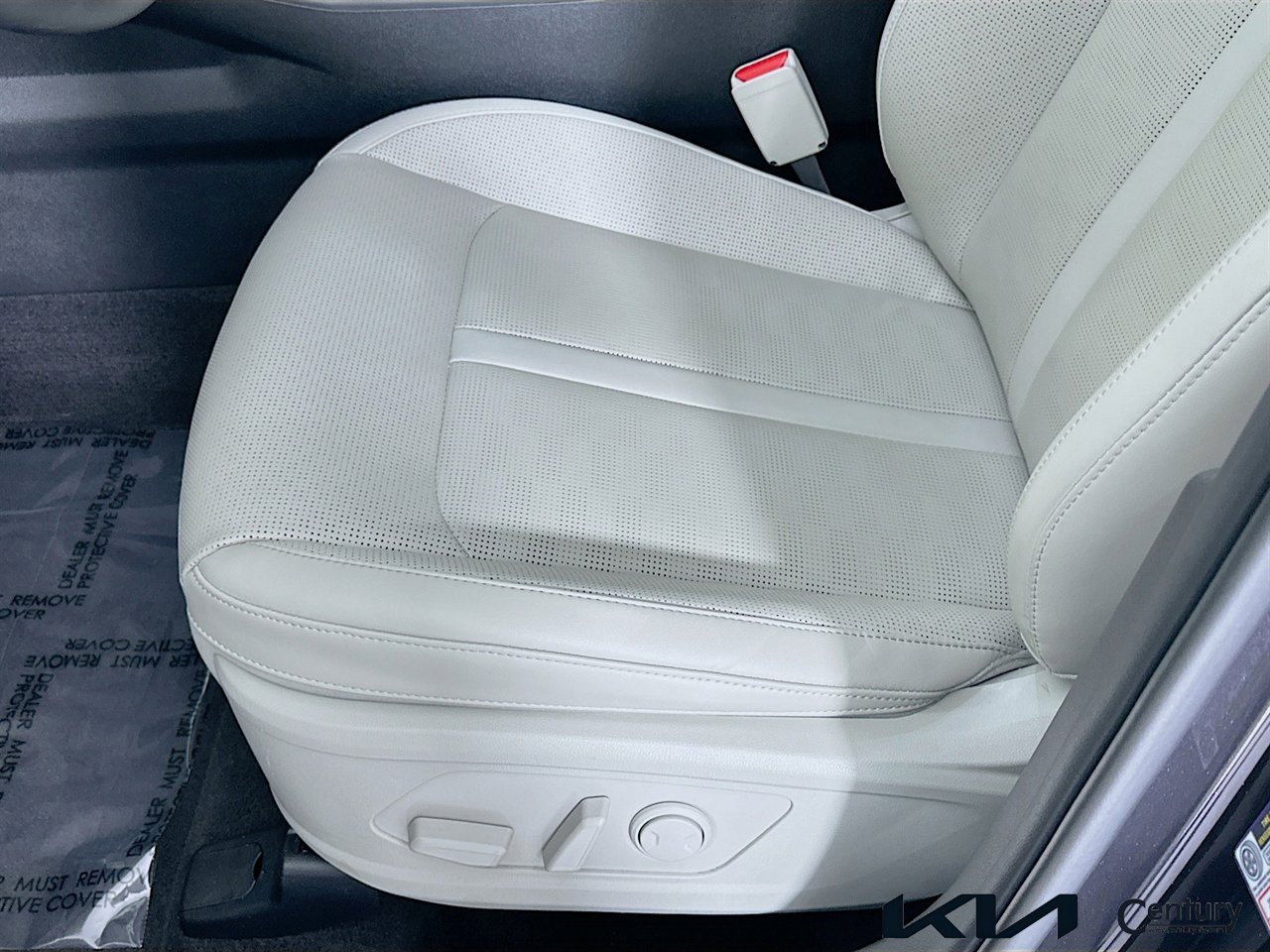 Certified 2025 Kia Sorento EX w/ Panoramic Sunroof Package image 19