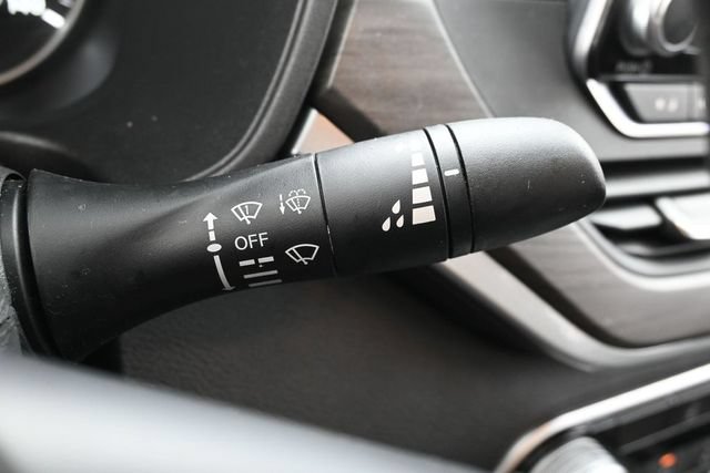 Used 2025 Nissan Altima 2.5 SV FWD image 18