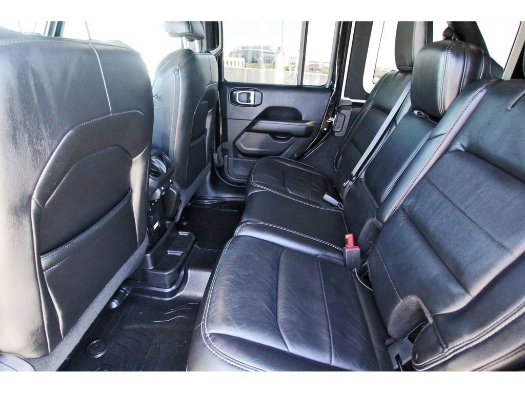 Used 2019 Jeep Wrangler Unlimited Sahara image 7