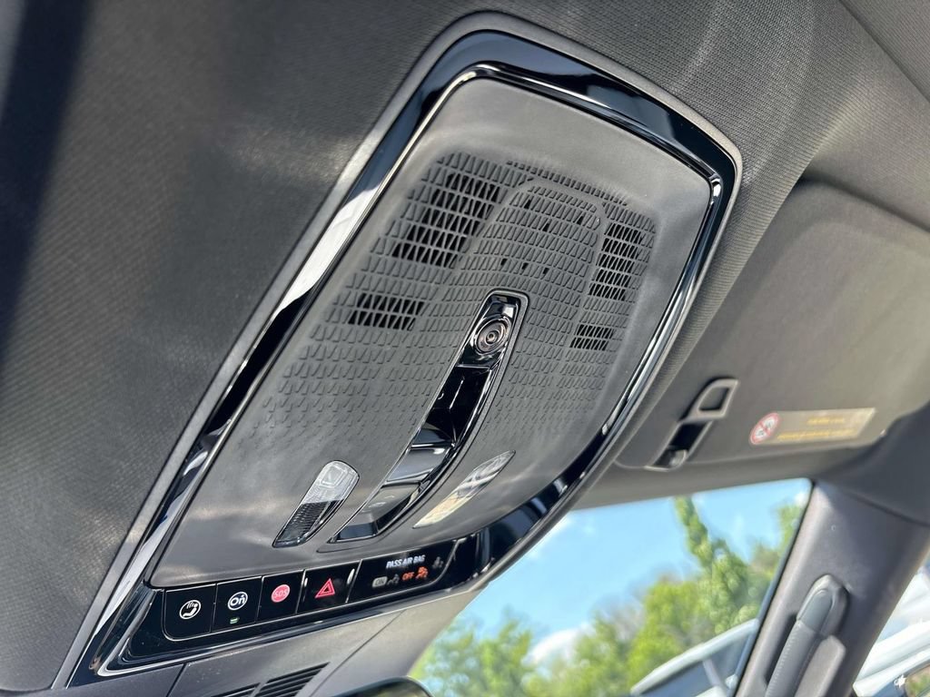 New 2026 Cadillac Lyriq Luxury AWD/4WD image 33