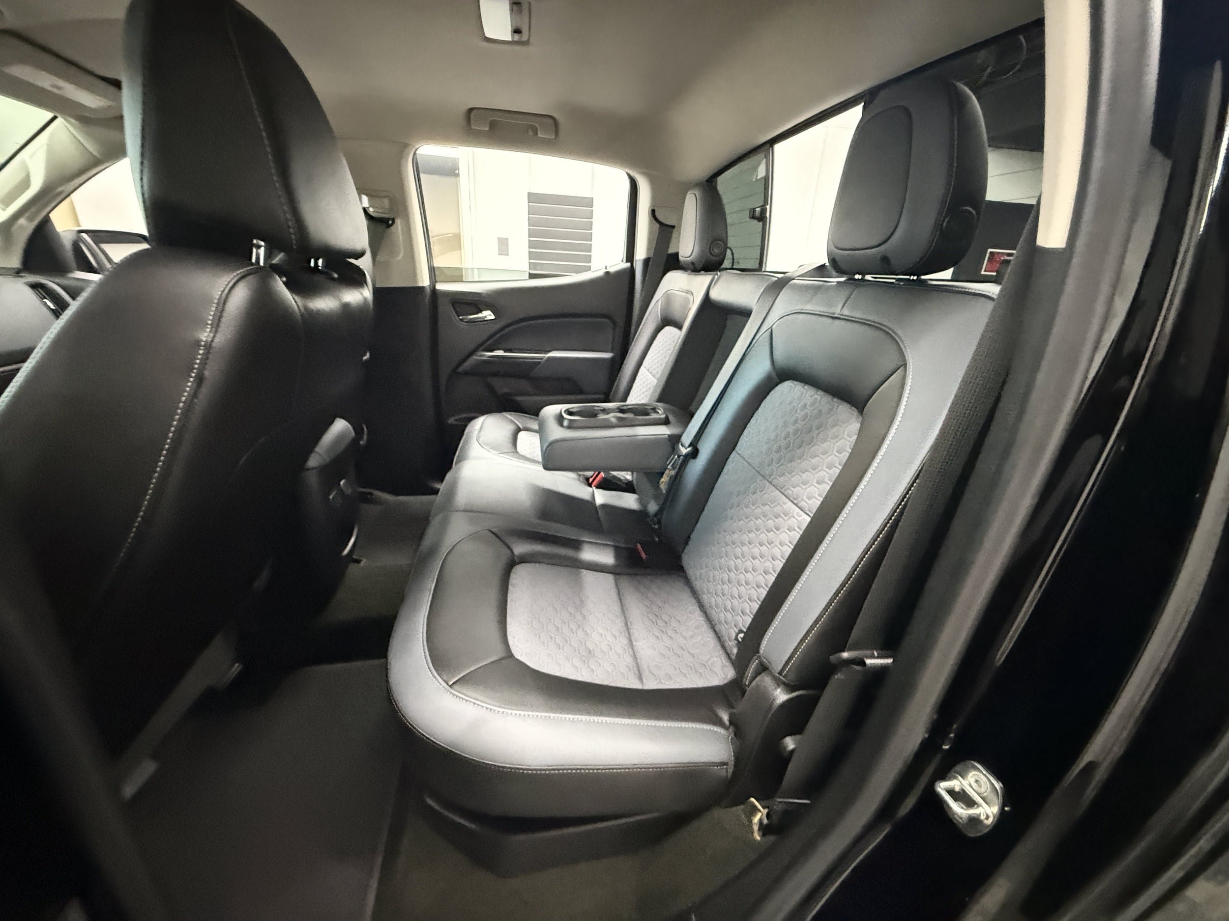 Used 2017 Chevrolet Colorado Z71 AWD/4WD image 14