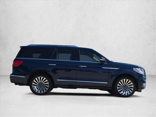 Used 2019 Lincoln Navigator Reserve w/ Cargo Package AWD/4WD image 4