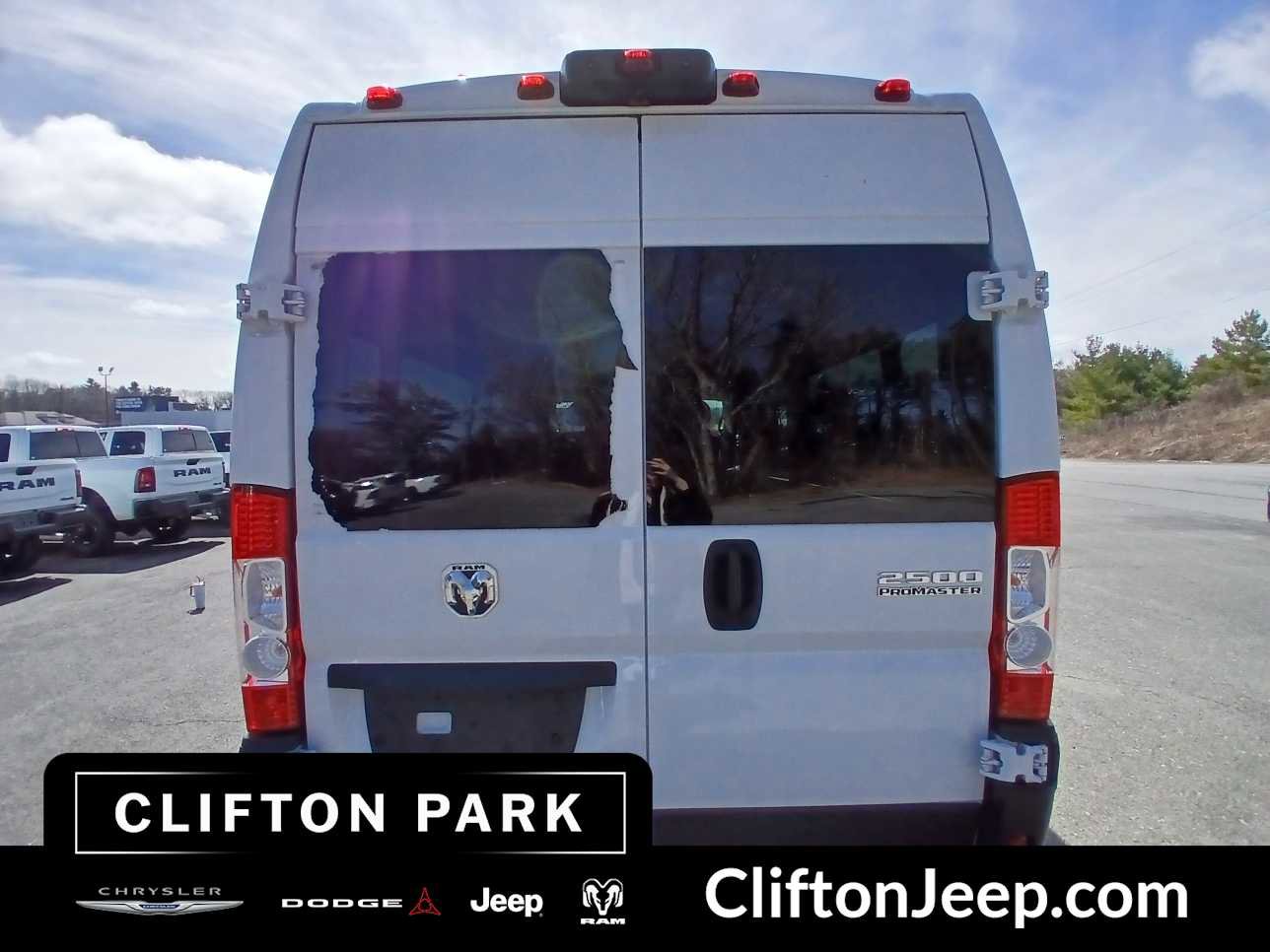 Used 2023 RAM ProMaster 2500 w/ Premium Convenience Group (B) image 5