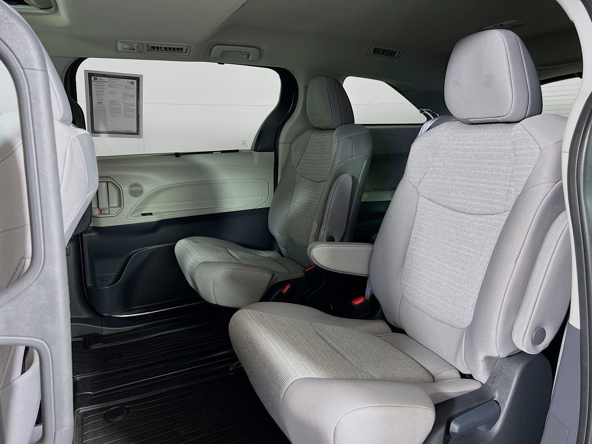 Certified 2024 Toyota Sienna LE w/ LE Plus Package image 21