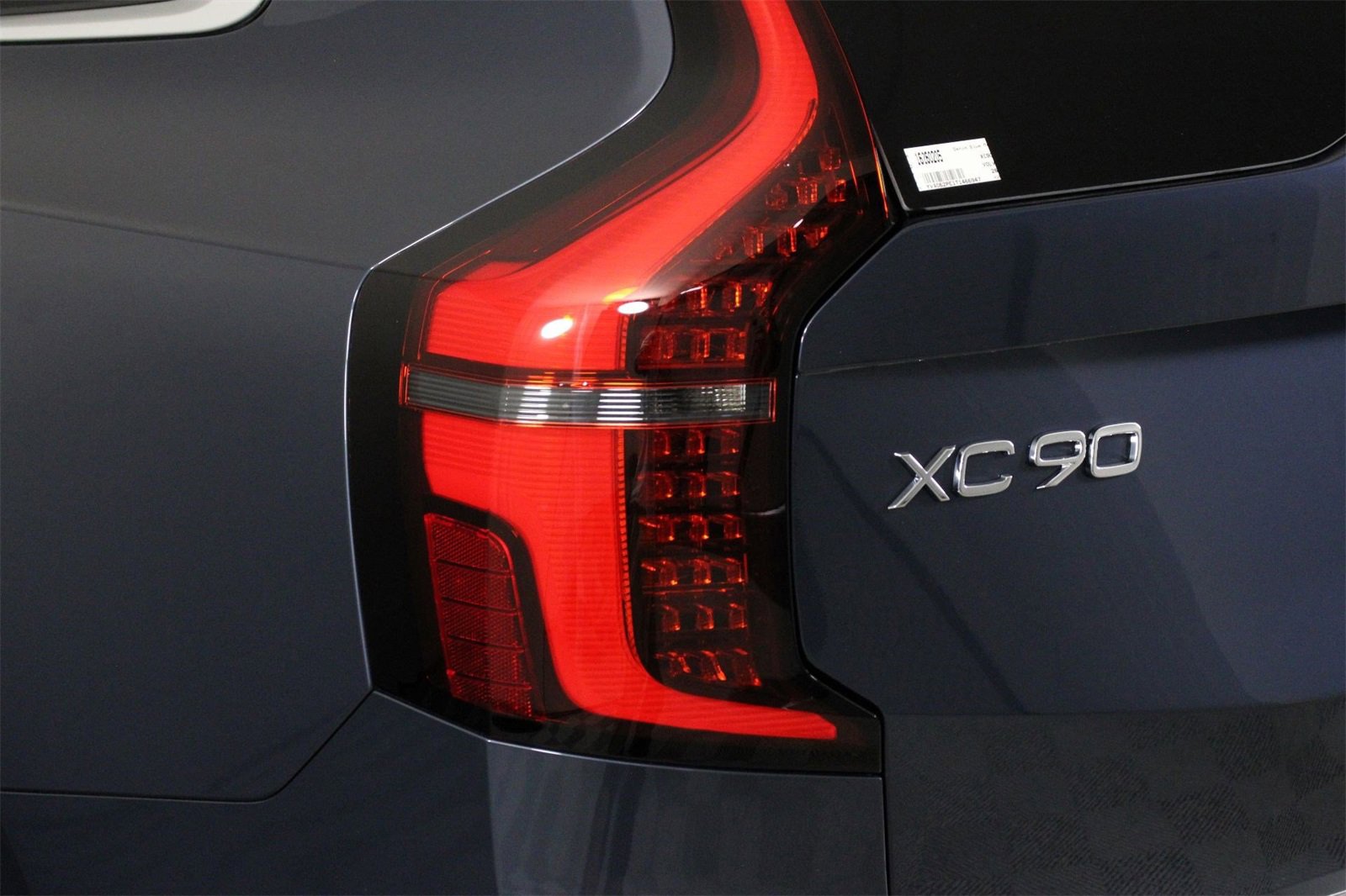 New 2026 Volvo XC90 B6 Plus w/ Protection Package Premier image 15