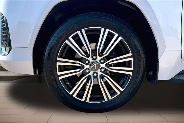 Used 2023 Lexus LX 600 4WD w/ Accessory Package (Z1) image 8