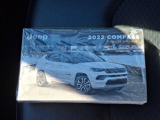 Used 2022 Jeep Compass Latitude AWD/4WD image 25